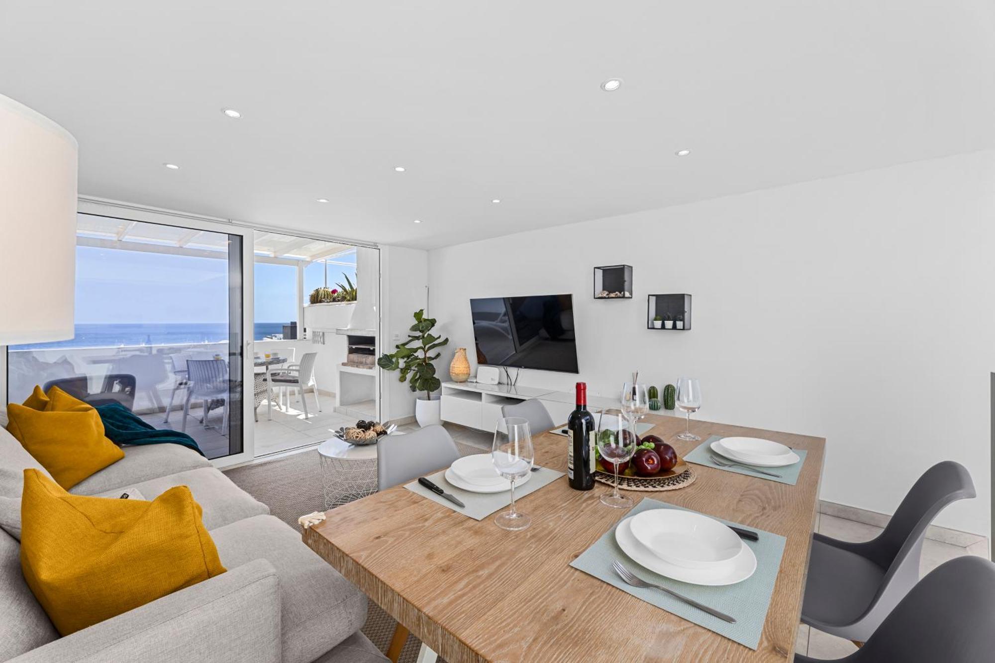 Stunning 2 Bedroom Duplex Close To Main Beach With Seaviews Puerto del Carmen  Buitenkant foto